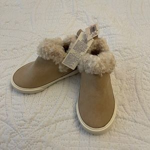 Old Navy Sneaker Faux Suede Bootie Sherpa Lined Toddler size 5